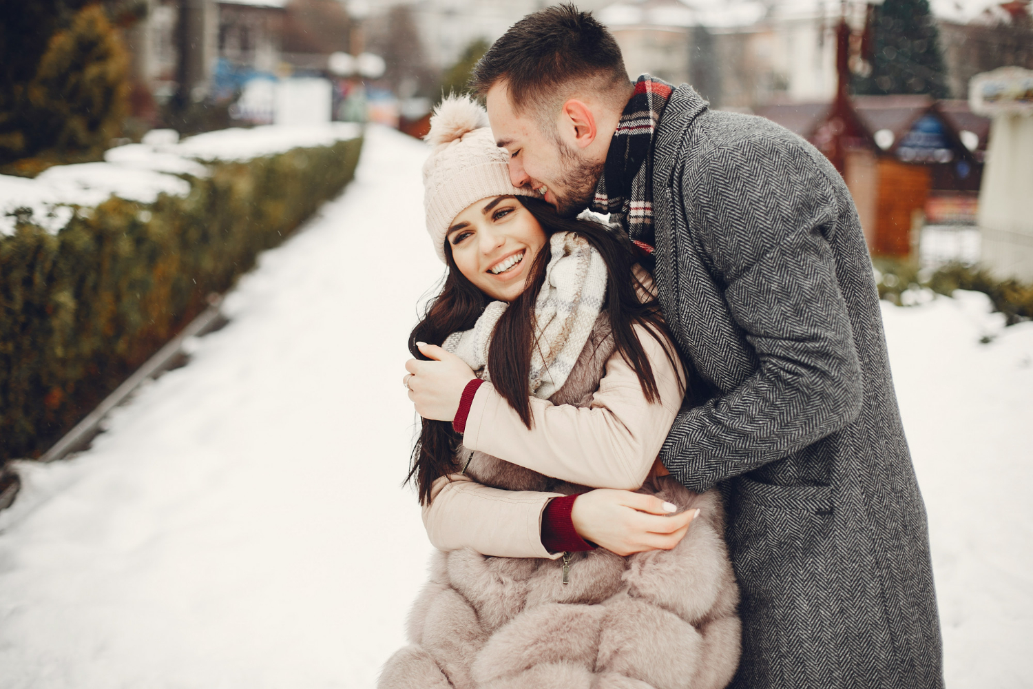 par-ljubav-zagrljaj-zima-3-freepik.com_.jpg